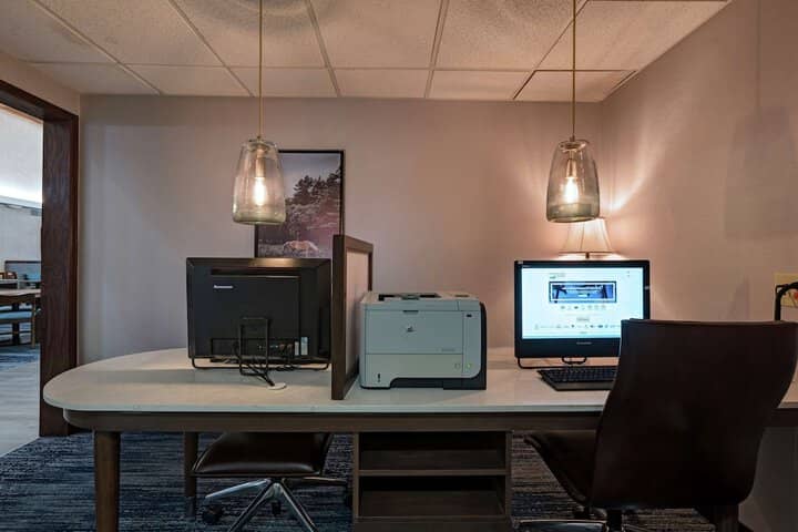 Business Center 42 of 46