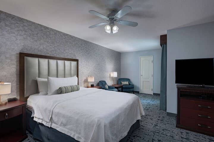 Room 13 of 46