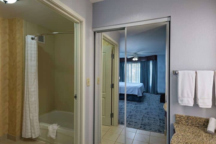 Room 22 of 46
