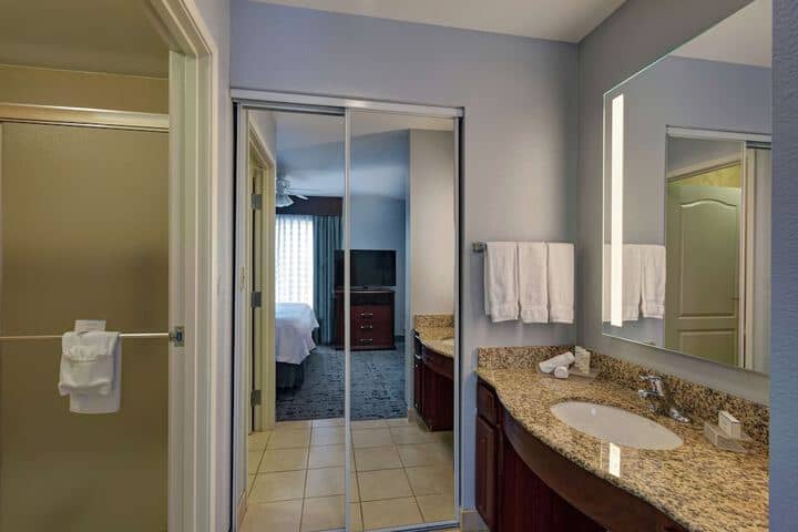 Room 26 of 46